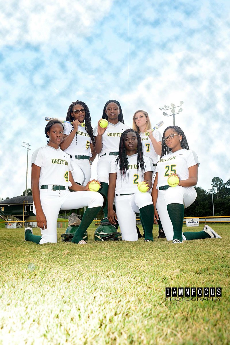LadyBears2019's tweet photo. My seniors https://t.co/8qtmaowxWE