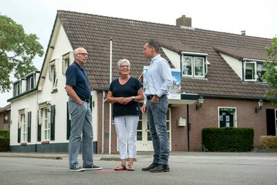 Harry en Henny vertrekken: nooit meer kermis op 'Herbergplein' dlvr.it/QgyJKj