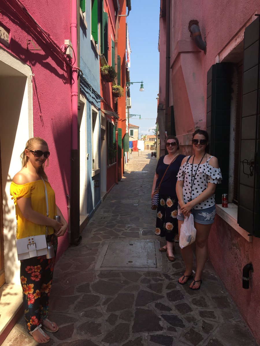 Exploring the wonderful island of Burano in the Venetian Lagoon with some of our lovely Uk agents #uniqueexperiences#uniworld#CruiseTakeover
