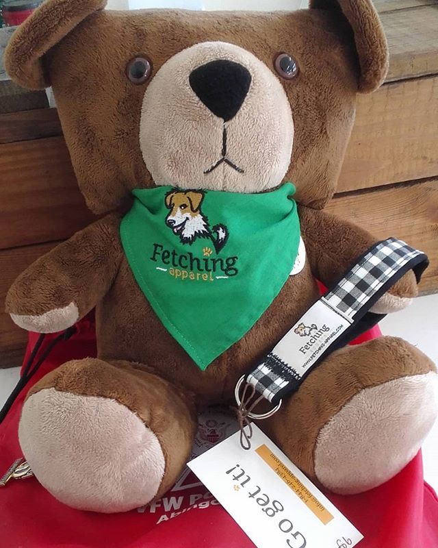 VFWPost1994's tweet photo. #buddythesoldierbear done with school shopping new @fetchingapparel bandana & #key_fob . Thanks #jeffrey . #gogetit #fetchingapparel #supportrescues #animalrescue #dogs #cats #tshirts #hats #visors #apparel 40% goes to help animals ! https://t.co/9og0iKihEs https://t.co/XeWdQziPzh