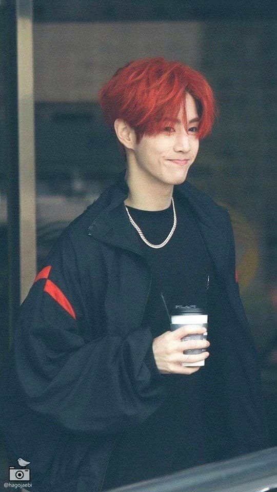 got7MarkAholic's tweet photo. สุดท้าย พี่จะเก็บเงิน รอหนูคัมแบ็ค #WelldoneGOT7 #alwayswithMark https://t.co/1sim3YSPLP