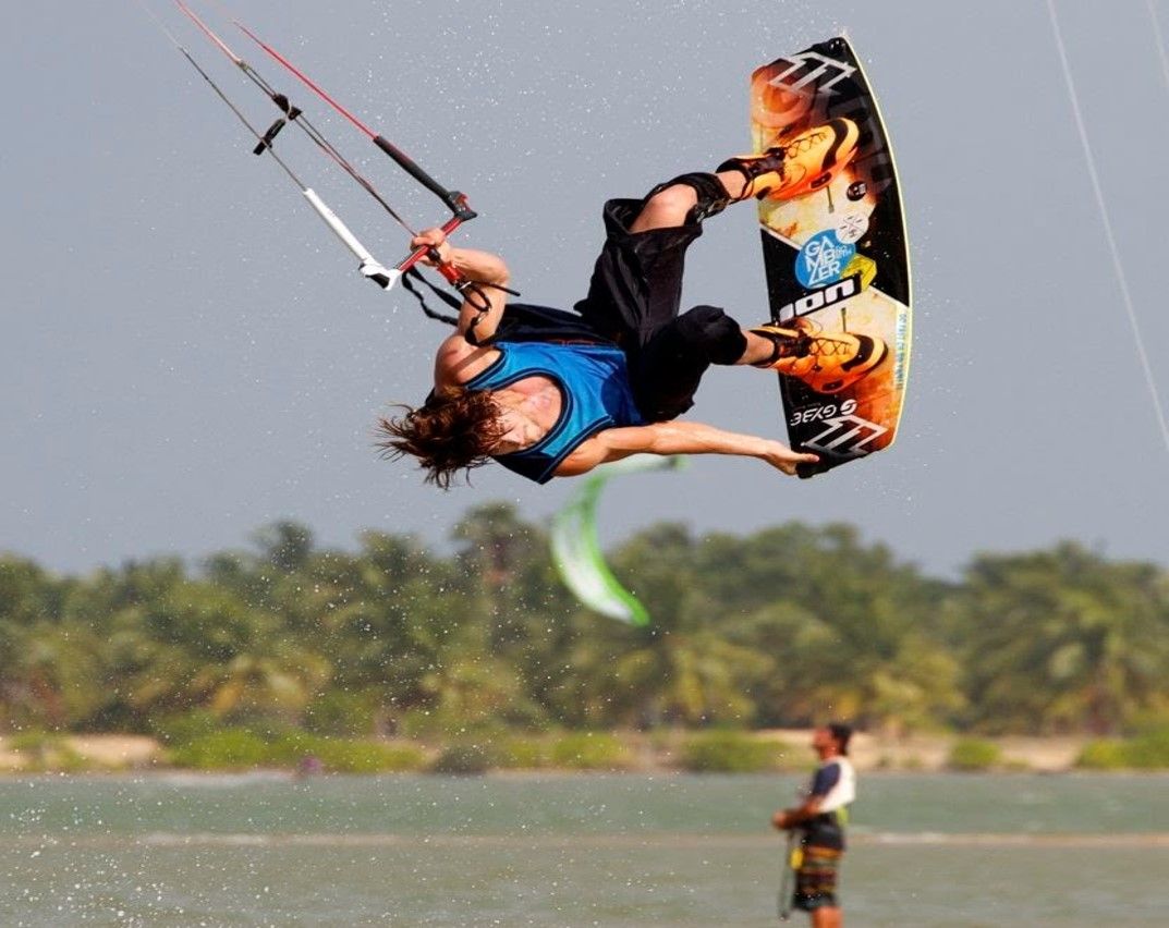 TheRegenClinic's tweet photo. Just because we love #TomCourt and hope we helped him, just a little bit, to get on his board and up in the air again #PRP #knee #rehab #rehabilitation #kitesurfing https://t.co/1cQSYpi6Vx https://t.co/oQIi520A7s