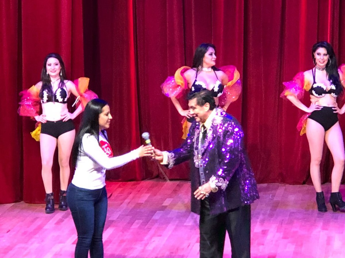 SandraCuevas_'s tweet photo. Agradezco al movimiento social "Por Un @Mexico_Bonito", el cual tengo el honor de presidir, haberme dado la oportunidad de compartir con mis vecinos de #Azcapotzalco en el Foro Cultural. Seguiré recorriendo cada colonia despertando conciencias y conquistando corazones. https://t.co/oTN5s4m7W8