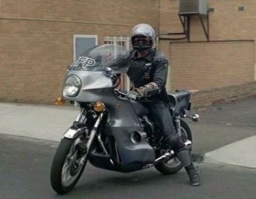 武蔵屋 1979年製作 マッドマックス よりクワッカmfp 言わずと知れたジム グースの愛車 バイク好きでこのライダーに憧れぬ者はいないだろう 1978年型カワサキz1000a1を基に豪州のイメージエンジニアリング製カウルとシート エキパイクロス二本出し 武蔵屋 1979年製作 マッドマックス よりクワッカmfp 言わずと知れたジム グースの愛車 バイク好きでこのライダーに憧れぬ者はいないだろう 1978年型カワサキz1000a1を基に豪州のイメージエンジニアリング製カウルとシート エキパイクロス二本出し