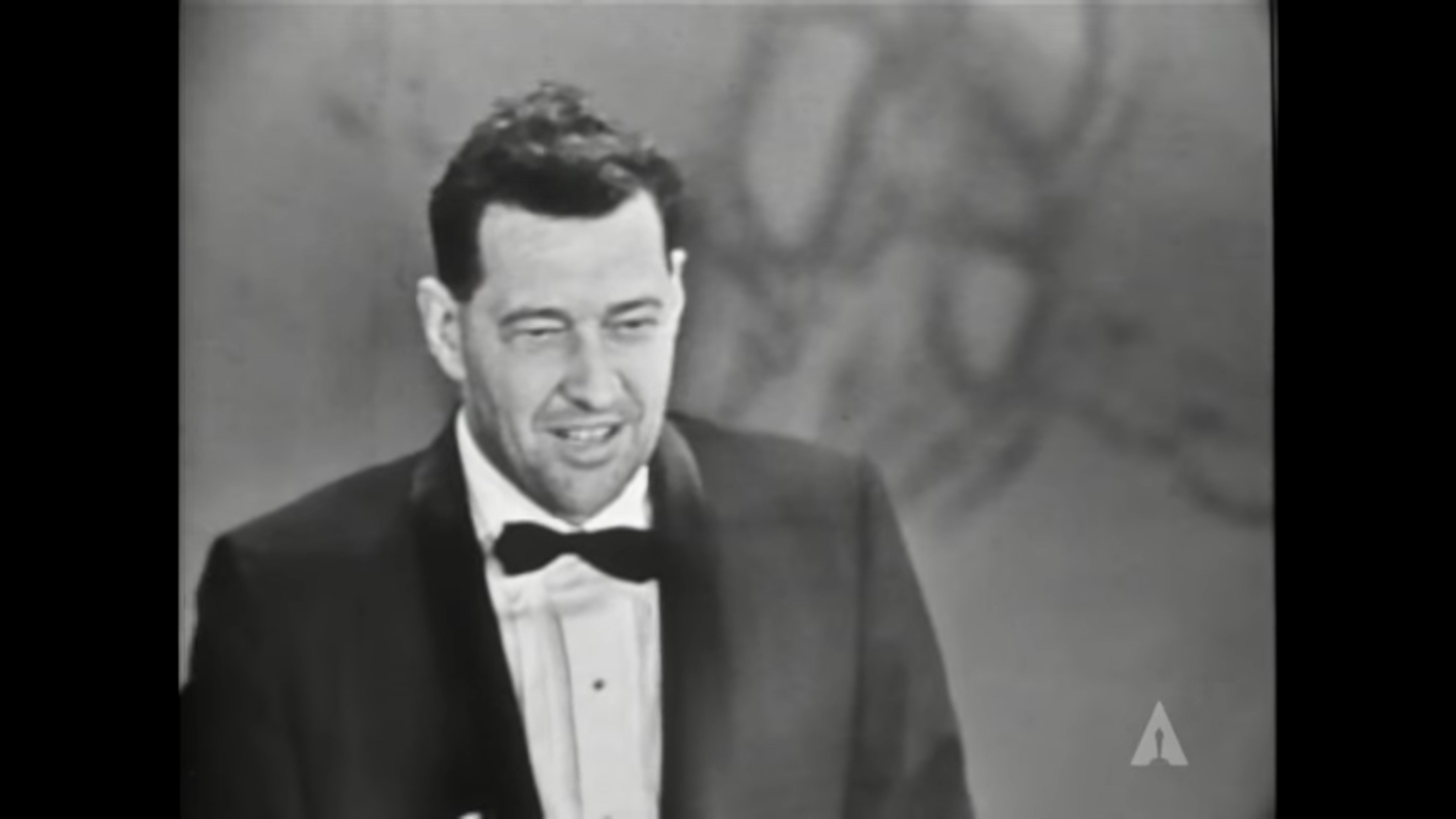 Nowar Hiroshihootoo ハブリーの関わった映像作品を時系列に眺めて ようやく気づいた技術面のこと 1951年の Rooty Toot Toot で 墨線と単色で描画したグラフィカルなキャラを発案するが 特に女性のセル画の肌は 背景と同色で塗り そのことで水彩画