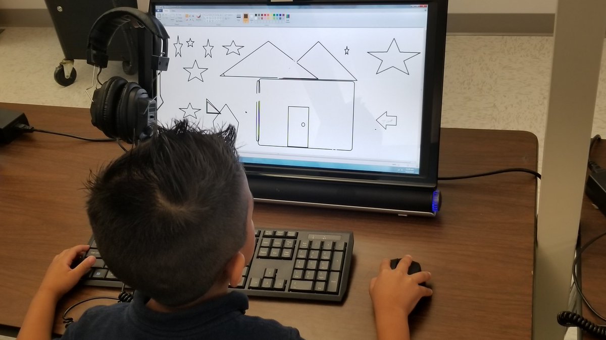 JessTrevino21's tweet photo. Yesterday, I had kindergarten & 1st grade in the lab. They learned how to use the mouse and practiced their motor skills in paint!! @PickleECP #aisd #aisdinnovates #aisdtech https://t.co/YaNhIIfCSP