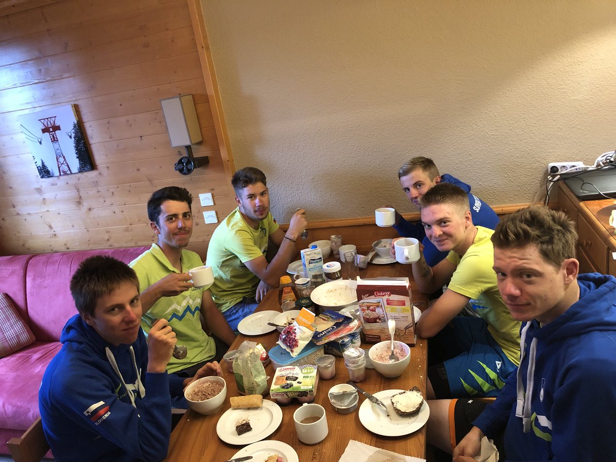 Zajtrk prvakov :) #tourdelavenir