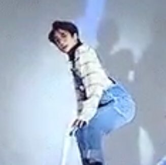 LQ_KOOK's tweet photo. 씰룩씰룩 https://t.co/Dbun6Ev6o9