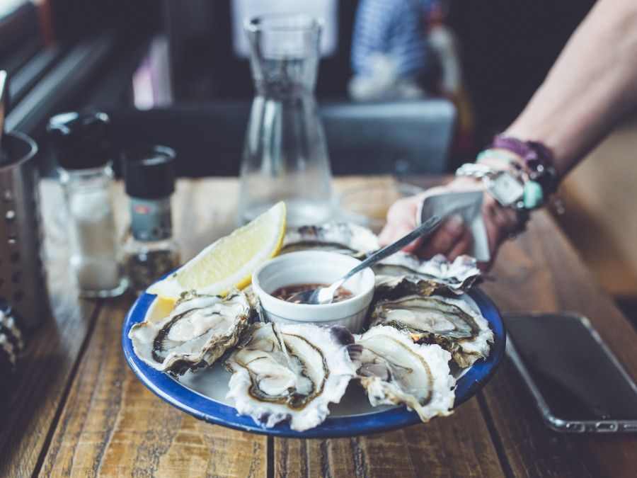 hubsante's tweet photo. Si vous êtes à la mer, on a trouvé une excellente raison pour vous de manger des huîtres ! #nutrition https://t.co/Tf3Bhnr93R https://t.co/XLwicelgNp