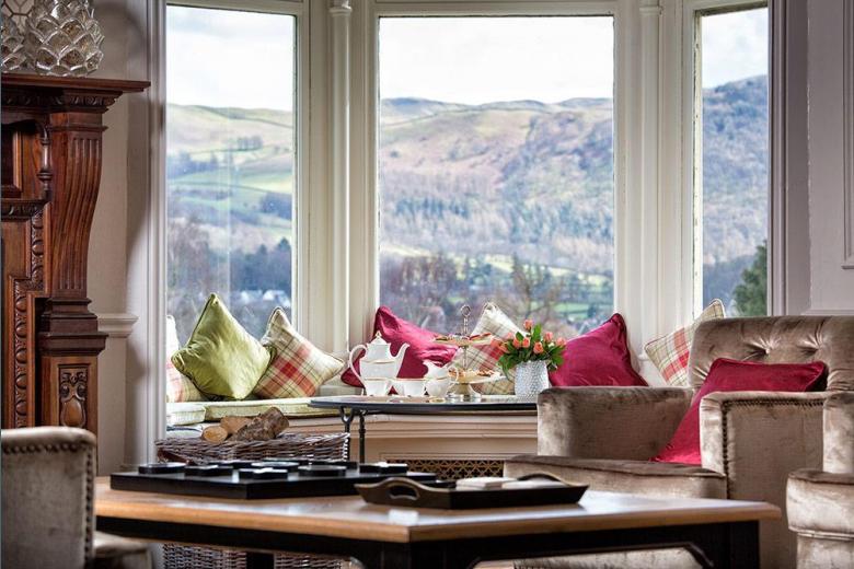 selfcatering4U's tweet photo. Check out Bristowe Hill - @cumbriatourism #PropertyoftheYear an elegant Edwardian home from home refurbished with a contemporary twist. With 360 degree views of some of the Lake Districts most outstanding peaks. >> https://t.co/YFWSbLdX4K #CottageLifeLD #theplacetobe https://t.co/OytjuFoyMy