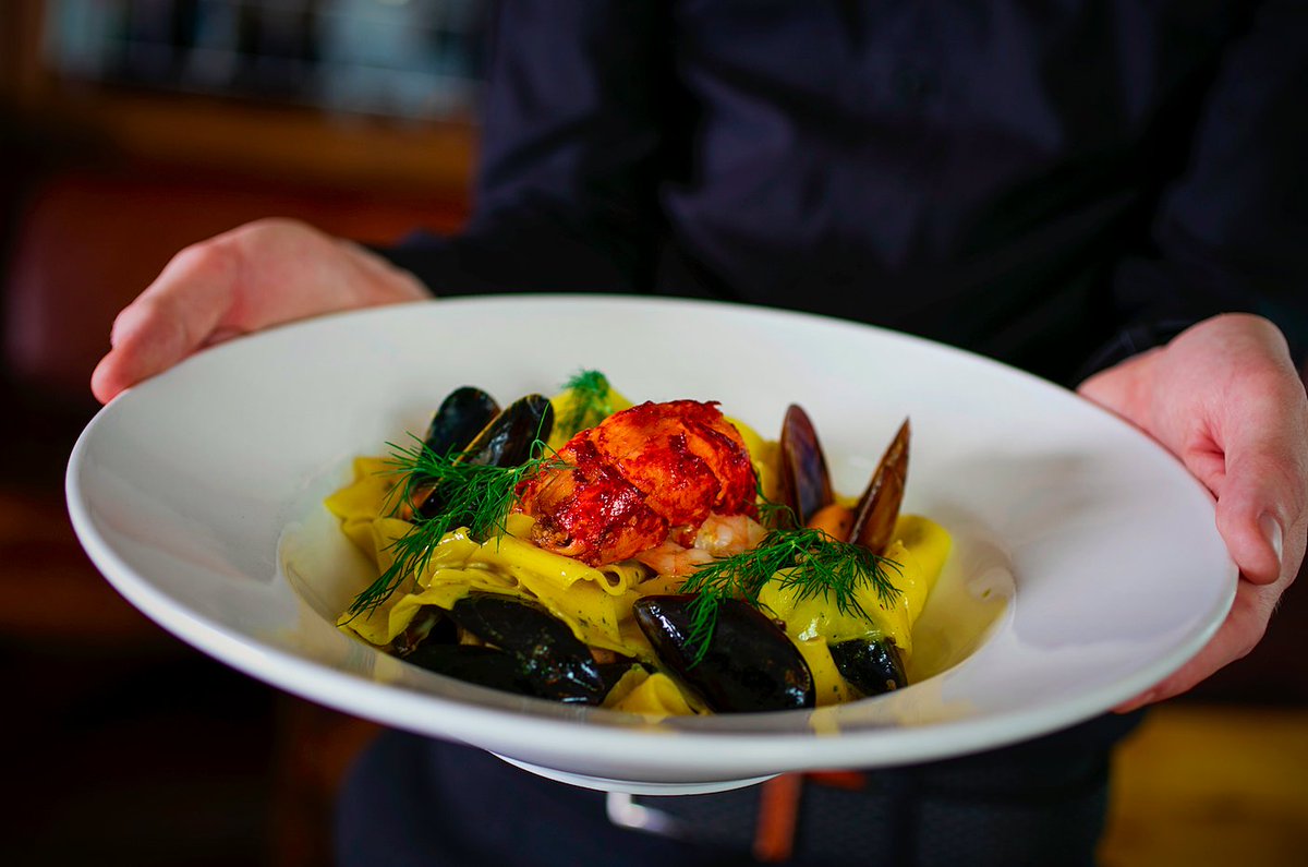 MagpieInnDalkey's tweet photo. How'd you like your lobster? We've ordered in boatloads of lobster to create the most magical dishes for this weekend. Join us at The Magpie Inn for the ultimate lobster experience this weekend. 😍 https://t.co/JwIqvOcG9Y