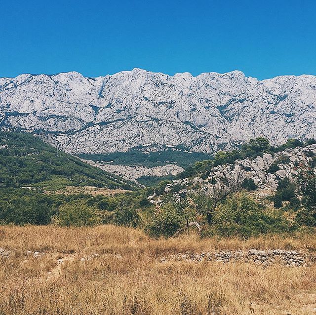 Biokovo.
#biokovo #biokovomountains #Croatia #croatia_ig #mountainside #croatia_ig #naturelovers #livefolk #vsconature #folklife #vscomountains ift.tt/2PC9YH5