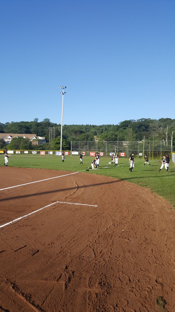 _Baseball_NB's tweet photo. 16u Girls Commodores getting ready for @BaseballNL. Game time 9am AST. #LetsGoNB #SetSail https://t.co/ZGwqM2ZpzN