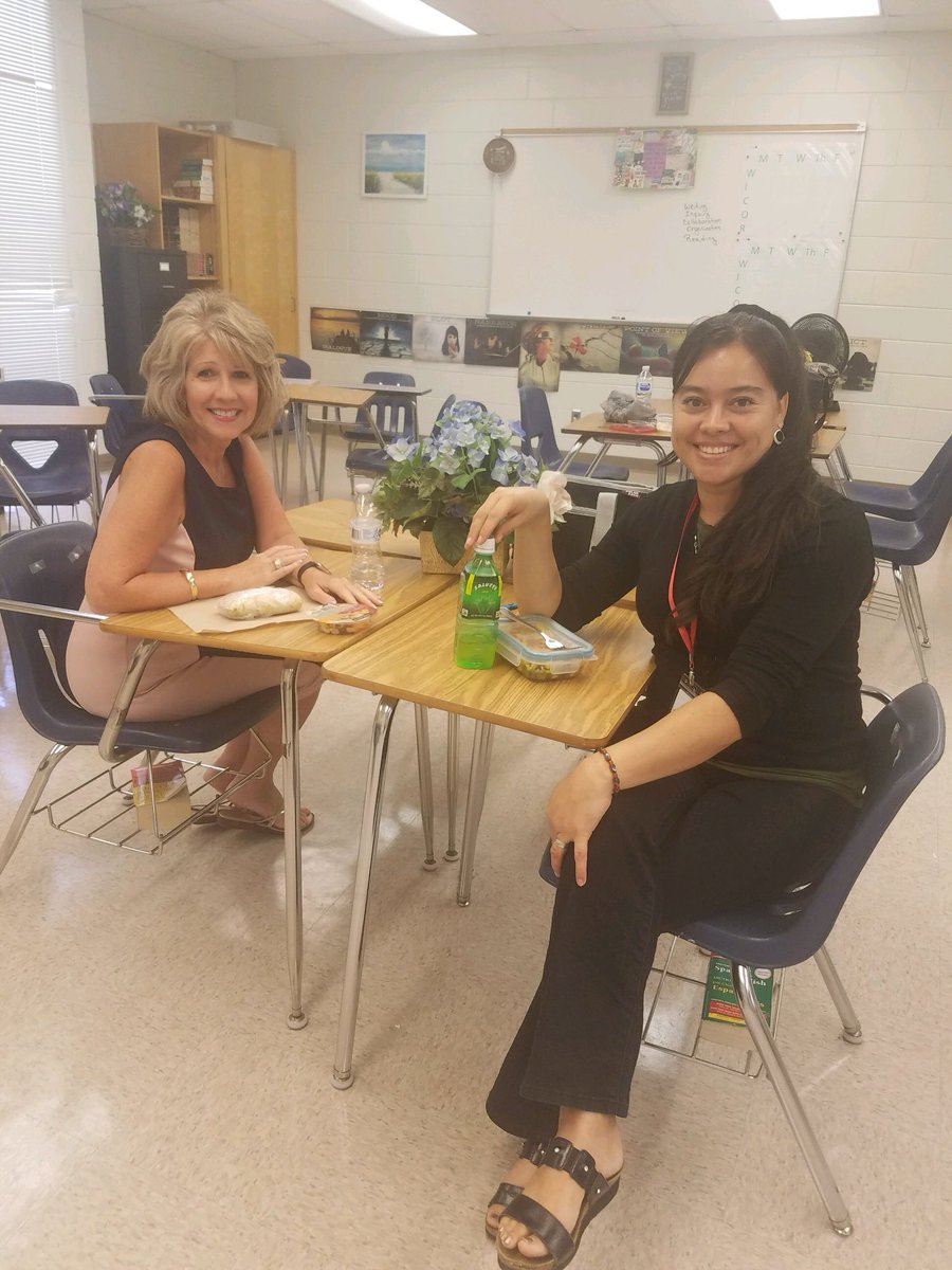 LHSLabunski's tweet photo. Team F. A. T. “Trading Players” at lunch!! @lhsmccoy @lhskleintime @LHSReadingCoach @LetoHighSchool @directorletomu1 @lhsesol #wearefamily https://t.co/TupgjpvlH0