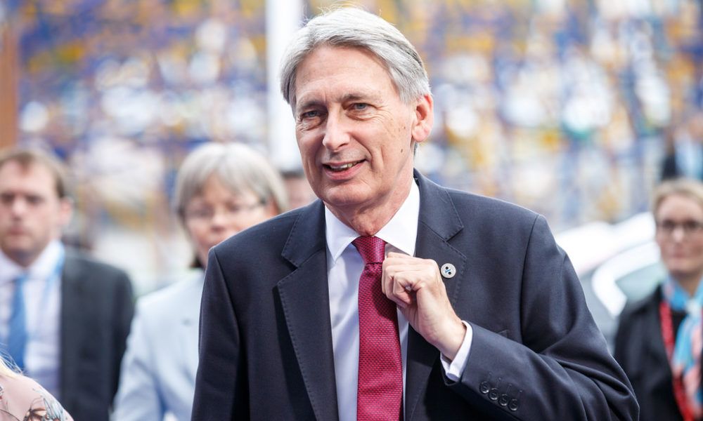 UKTradeNews's tweet photo. UK’s Conservatives Split Again By Hammond’s #Brexit Warning https://t.co/FOhrRo8v0m https://t.co/enoMajtBv4