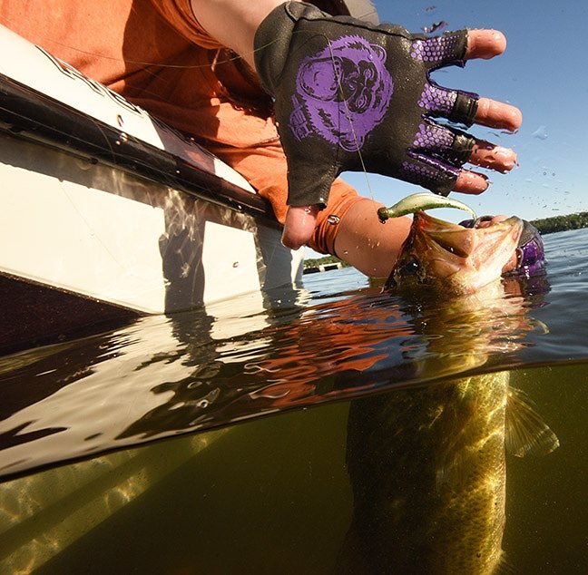 YakOutlaws's tweet image. Check out the new line of #FishMonkey #Kayakfishing #fishinggloves 
yakoutlaws.com/fish-monkey-pe…