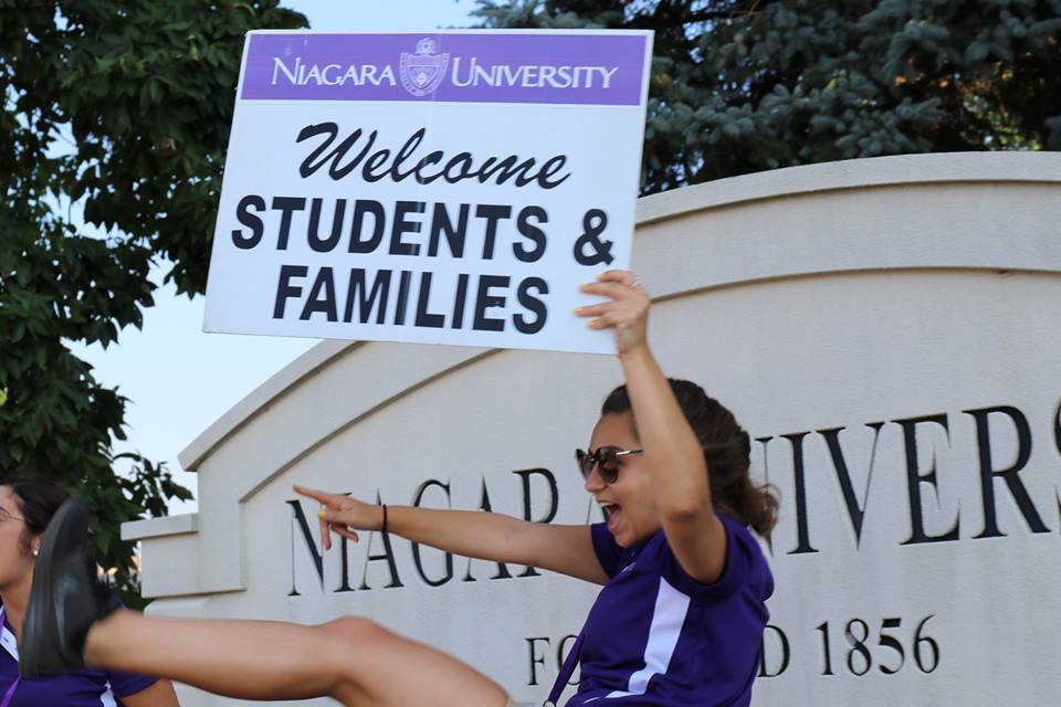 Who's excited for New Student Orientation! 🦅💜

#Niagara22