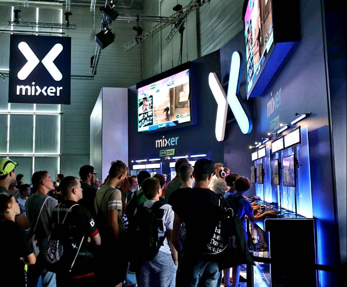 Realm Royale On Twitter The Watchmixer Hypezone Booth Is Packed