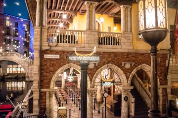 ヴェネツィアンゴンドラの夜の営業時間や歌について 願い事が叶うって 世界のdisney