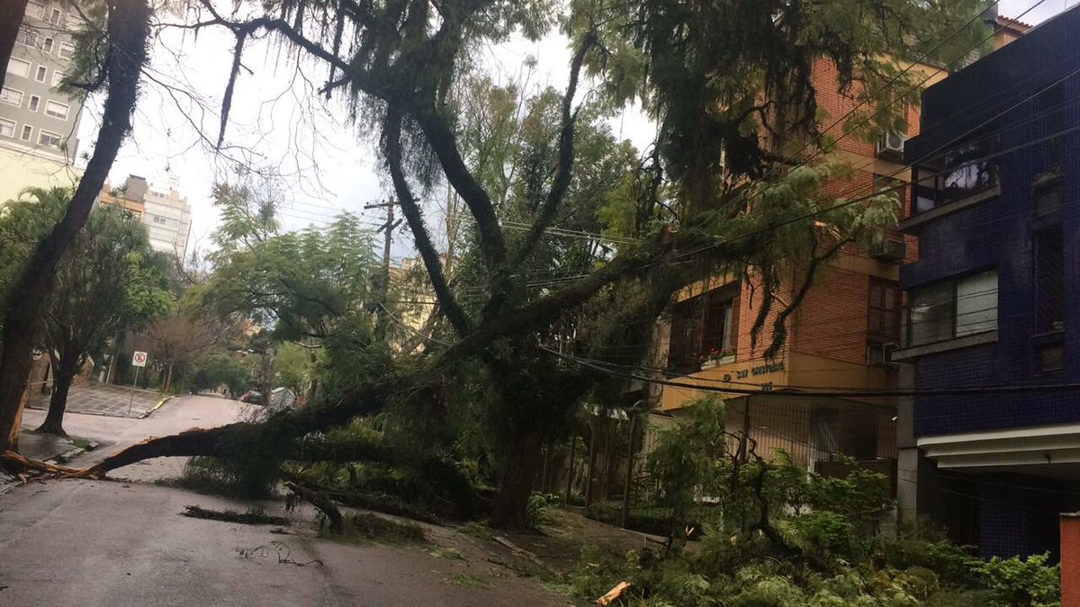 DlXPp3eX4AEKVIU.jpg:large