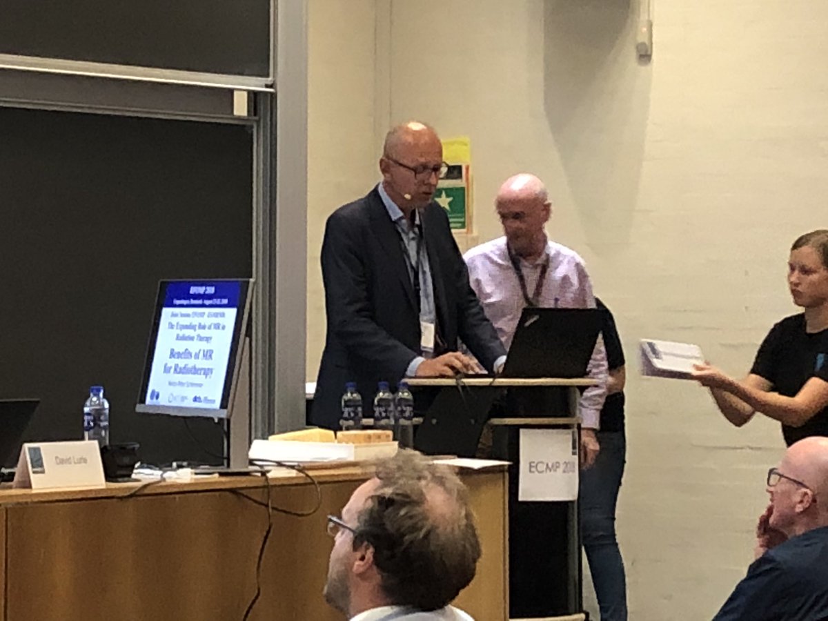 VeraSchmidtBER's tweet photo. @ESMRMB @EFOMP Joint Session @ECMP2018 - Role of MR in radiation therapy! ❤️ https://t.co/aPoZ0DDXBi