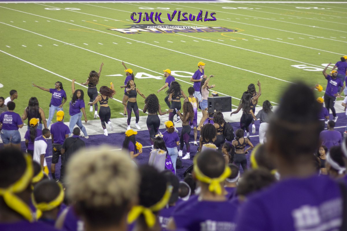 CEOCJMiller's tweet photo. No boost #PV22 could have covered the whole field if they wanted to😱🚨 TAG EM if you see them. #PVAMU22 #PvBuildingChallenge #Foamcoming5 Foamcoming⚡️ Friday Oct. 26😈 https://t.co/y6pTD21YF6