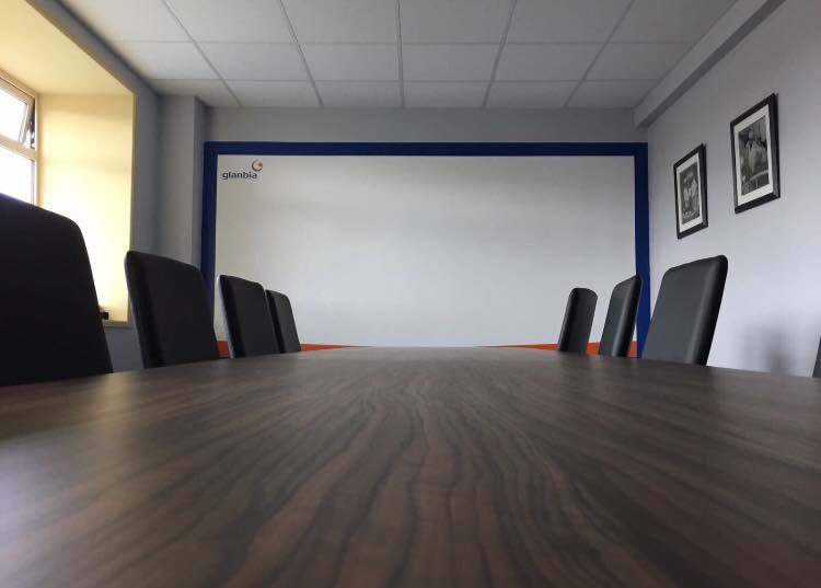 IdeaPaintIRL's tweet photo. Some offices have Ideapaint, some offices don’t. https://t.co/xAJhCpmP4o