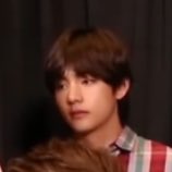 taehyungsrarity's tweet photo. Interviewer: I got this shirt it's ridiculous 
Taehyung: 
#AnswerIsHere @BTS_twt https://t.co/cmA5r19eUQ