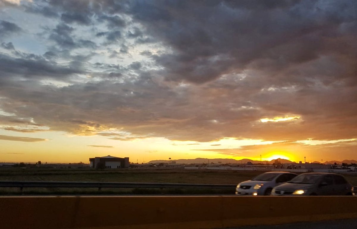 GobDeCoahuila's tweet photo. Buenos días #Coahuila 🌞
Vamos a cerrar la semana con todo.
#FuerteCoahuilaEs 
#AmanecerCoahuila https://t.co/FEwCYEXjYq