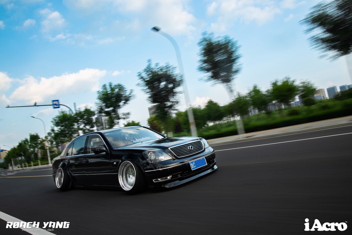iAcro_r0ach's tweet photo. From Zibo, China LS 430
📷:me
#China #zibo #beijing #iacro #iacrophobia #iacrotv #lexus #ls #ls430 #lexusls #lexusls430 #magicair #feelair #superstar #orden #camber #cambergang #stance #static #stancenation #スタンス #スタンスネーション #vipcars #toyota #celsior #jdm #rolling https://t.co/RZ6B0VBtgE