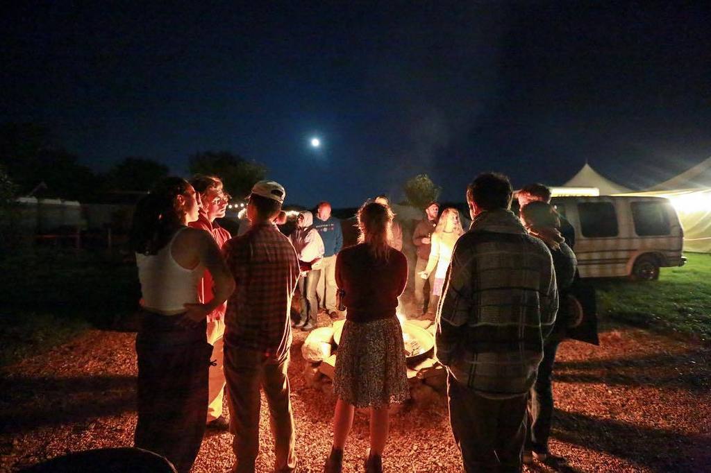 Good times by firelight 🔥🌌. Lookin forward to creating more memories this year! #13daystogo (📷 <a href="/john/">John Shahidi</a>.fitts ) ..
..
..
..
..
..
..
#oldtonemusicfestival #oldtonerootsmusicfestival #rootsmusic #brassband #americanrootsmusic #stringband #oldtime #reviva… ift.tt/2P2QBFT