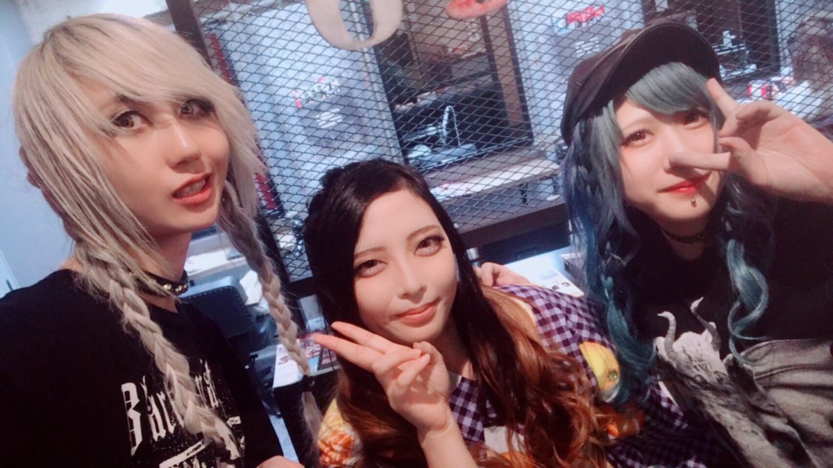 Rock Hair Factory ロクヘア 渋谷 美容室 ロカホリ下北沢のカナさん Kanary Yellooow が着付けとヘアセットで来てくれました 本日ロカホリ下北沢では浴衣イベント 朝まで盛り上がりましょう カナさんありがとうございました٩ ˊᗜˋ و