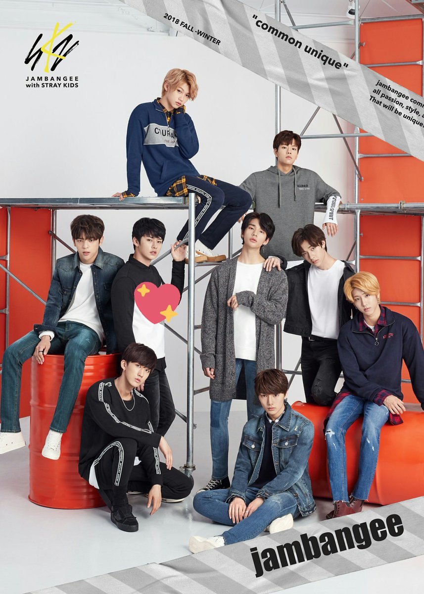LeeKnowChile's tweet photo. [FOTO 🔥180822] #LeeKnow junto a #StrayKids en la promoción de Jambangee 
____

Cr:@Jambangee_Jeans

#LeeknowChile🔥
#leemninhostraykids #StrayKids
#스트레이키즈 #ImWHO #MyPace #JYP 🦔 https://t.co/JYaJqqTDKg