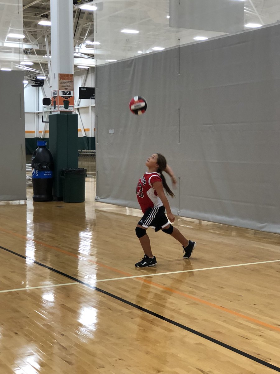 CASmokies's tweet photo. CAS Middle School girls played great tonight and ended up with a split of their 2 matches with @MCS_Eagles . They won the first match in 2 and fell in 3 in the second while playing some awesome team volleyball. GO @CASBobcats ! https://t.co/FSlQDR23AV