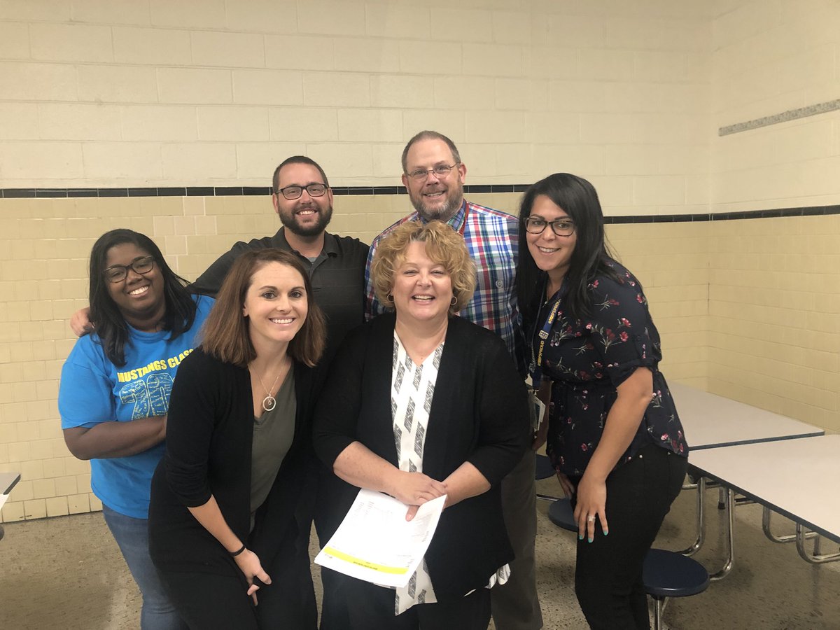 DSASTEM's tweet photo. Fifth grade gets professionally developed! #NNPSProud #dsafifthgrade #dsateachersrock https://t.co/lQzbcQd68r