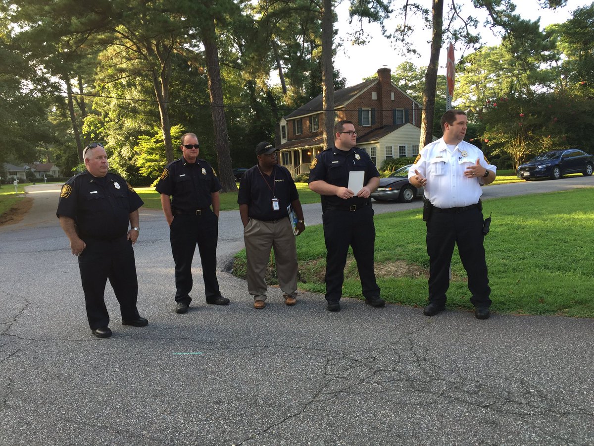 PortsmouthPD's tweet photo. Yesterday members of the Portsmouth Police Department, Portsmouth Fire Department, and other City of Portsmouth employees participated in a Community Engagement Opportunity (CEO) walk through the Pinehurst Community. #CEOWalk #InteractingWithCitizens #EngagingOurCommunity https://t.co/ZLyduBPKOo