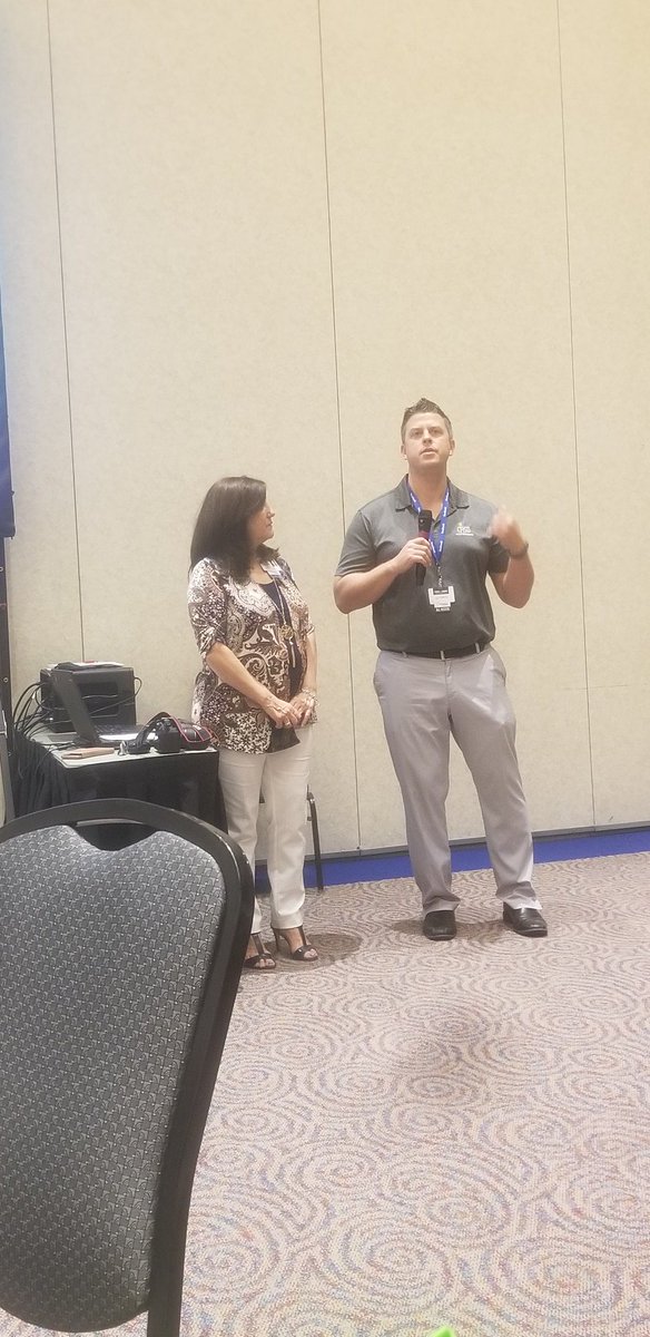 mariachnchll13's tweet photo. Ready to get our nuggets from our translators workshop w/ @BMoraRodriguez We are repping @HooverCFISD @CyFairJoel ✌😊 I'm ready!!
#CFISDspirit #BeAHooverHero https://t.co/iHqw8Y5IPl