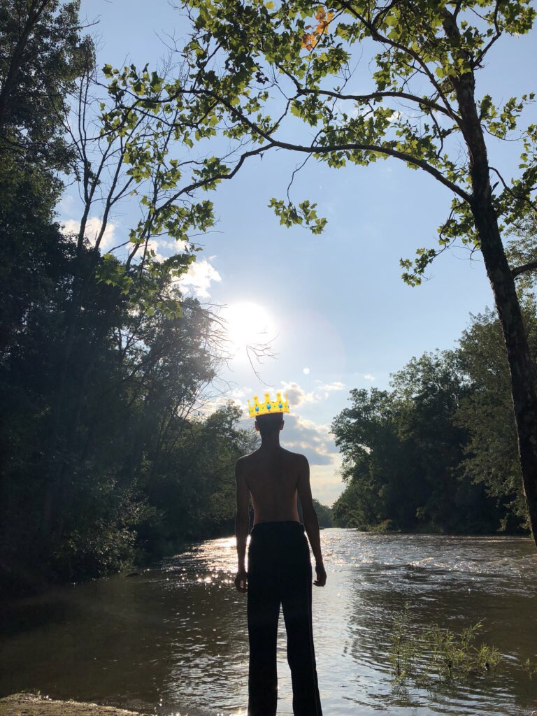 TheRealDamianOG's tweet photo. I’m the king 🤴🏽 of the world 🌍 https://t.co/8GPvguxV41