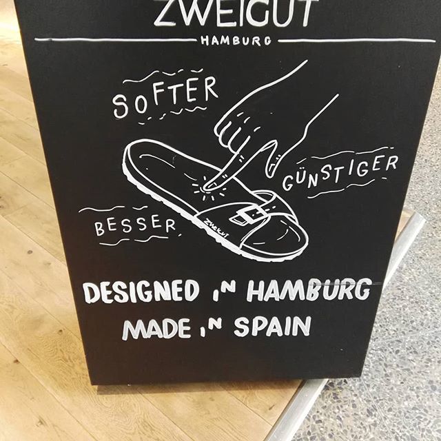 #zweigutberlin nice sign , cool comfortable shoes. They remind you of #Birkenstocks. To be found inside #BikiniBerlin #Bikinihaus shopping mall. Loads of creative stores nestled together. Berlin fashion is on discount as the seasons change. We thoroughly… ift.tt/2o4hu0C