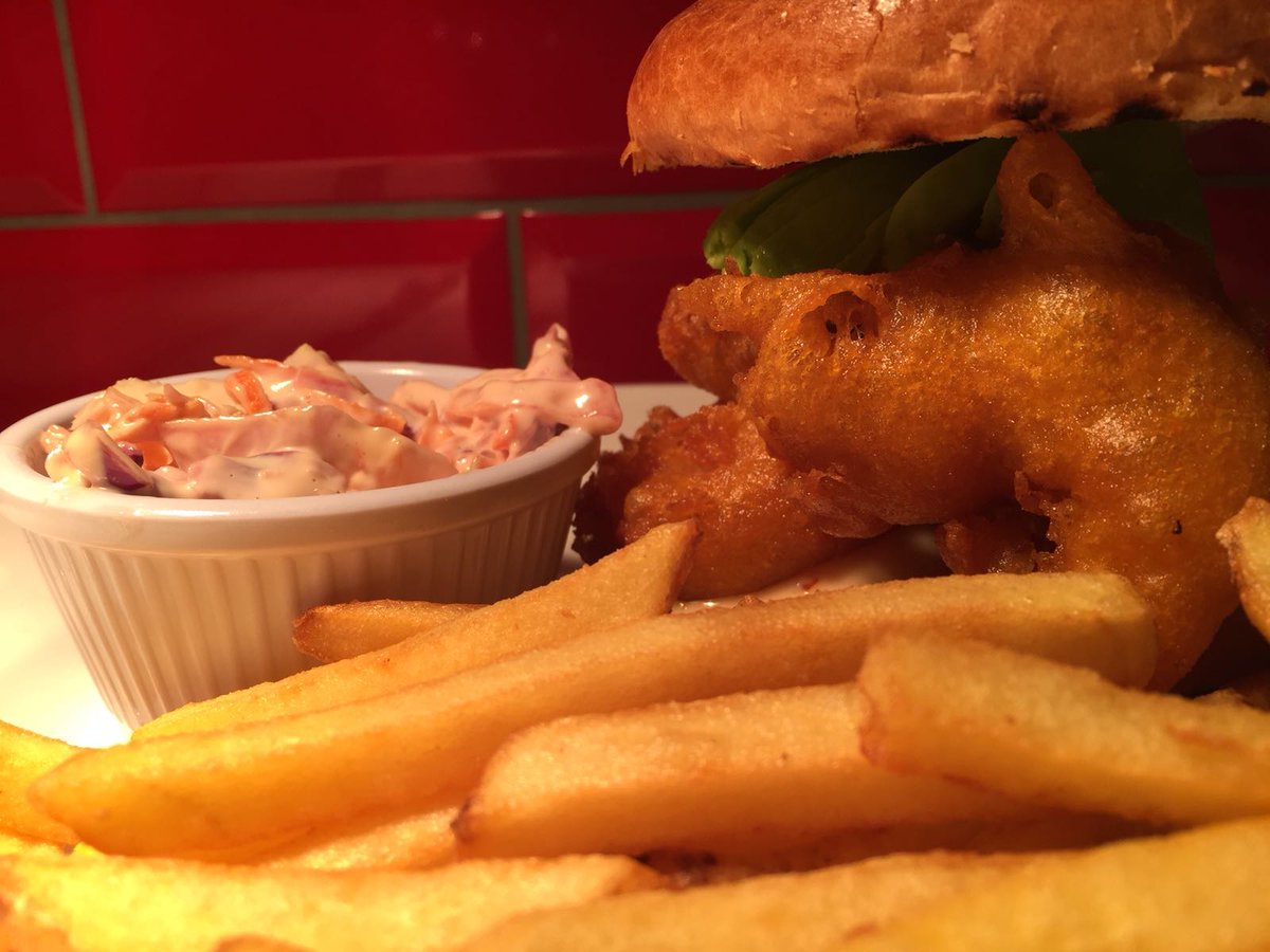 Konnigans's tweet photo. Yaaaaaa.... it’s the start of the long weekend!!😍😍✅✅ #konnigans ready for you #alldaybrunch #happyhourlondon #241cocktails #steakfriday. @nnbattersea @PutneyHive @TootingPRSS @WandsworthTown https://t.co/XxWYoZ4lHO