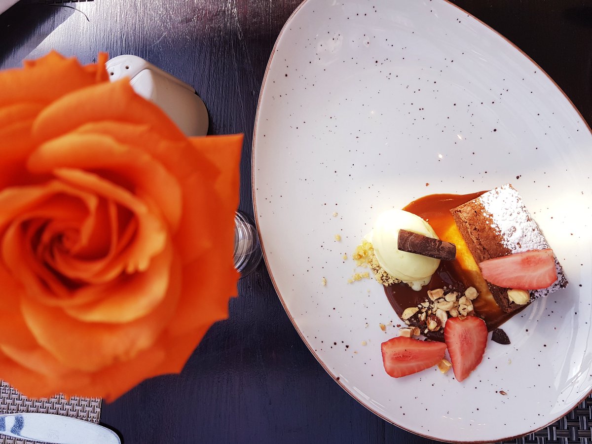 MaximillienRest's tweet photo. Save room for dessert! Receive a complimentary dessert this Women's Month when you order a main from our à la carte menu 🍰 Offer ends 31 August. T&amp;Cs Apply. #PrettyLegacy https://t.co/jSL3UfEgdX
