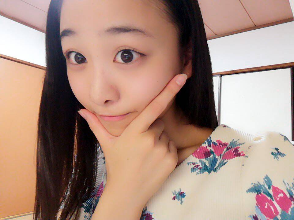 تويتر 瀧脇 笙古 على تويتر 夜 勉強する時は前髪あげた方がやる気出るんです イコラブ T Co 8hhgk7hzcg