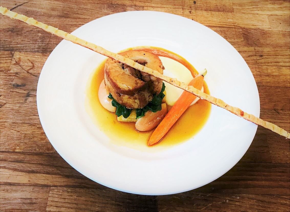 the_whitehart's tweet image. Do you have plans this bank holiday weekend? Pop in to see us - we are open all weekend inc Monday lunchtime. Drinks, nibbles, a meal - whatever you fancy! Book your table now: whitehart-fyfield.com/book-now #VillagePub #AAGuide #5Star #Local #Seasonal #Cocktails #RealAles #DontMissOut