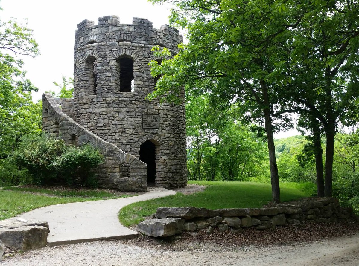 FFIDesMoines's tweet photo. If you're looking to venture out, head to Winterset City Park where you'll find the Clark Tower. This castle-like limestone tower was built in 1926.
#ffidesmoines #discoveriowa #exploreiowa #winterset #wintersetcitypark #iowa #clarktower #iowahistory https://t.co/WTsBTWC1cl