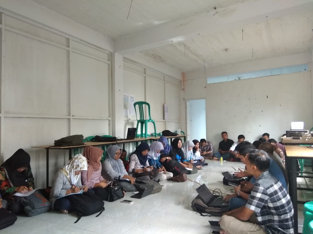 ElmisarSt's tweet photo. In service training TA, PDP,  PDTI, PLD kota sungai penuh tgl 20 agust 2018 bahas pelaksanaan DD 2018, perencanaan 2019, dan PID 
@TPPI_JAMBI 
@tppisungaipenuh https://t.co/GX79FbODx8