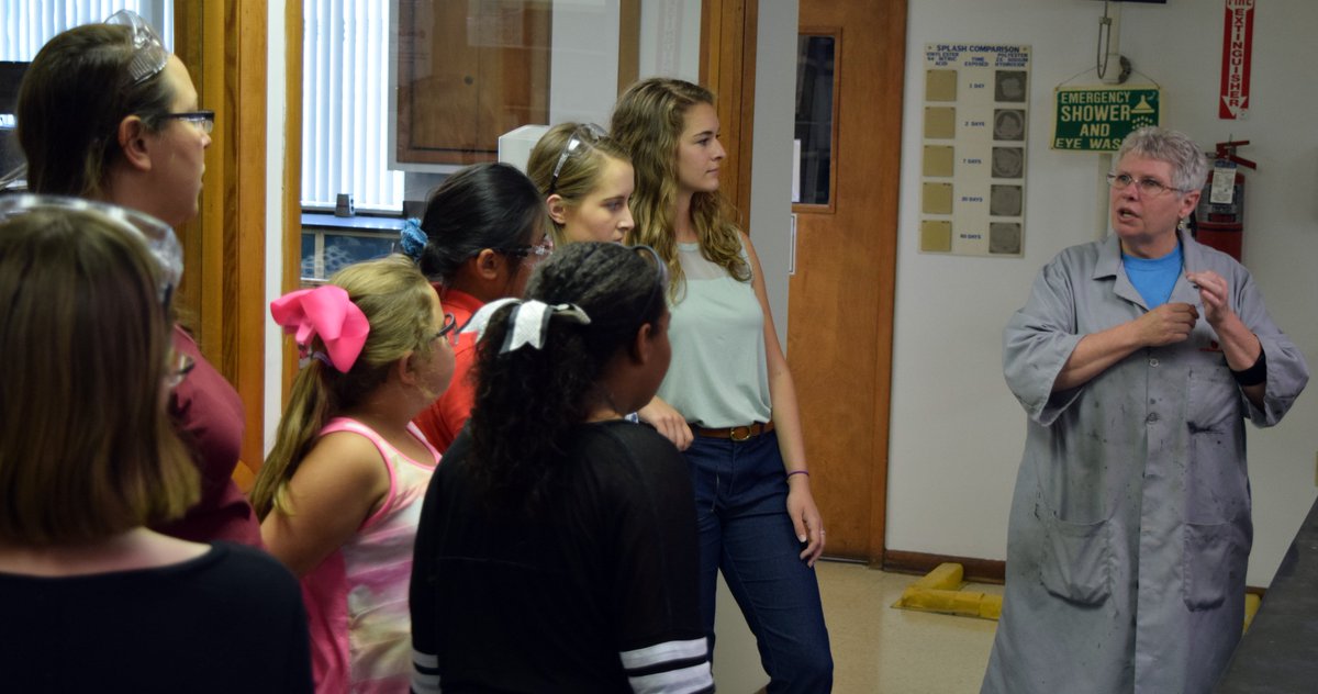 strongwellmc's tweet photo. Strongwell Interns from @UTK_TCE Connect with @YWCA_TNVA #TechGYRLS #STEM #education #manufacturing #pultrusion #fiberglass #composites #girlpower https://t.co/PdkXrKaiFn https://t.co/vDvUioE6to