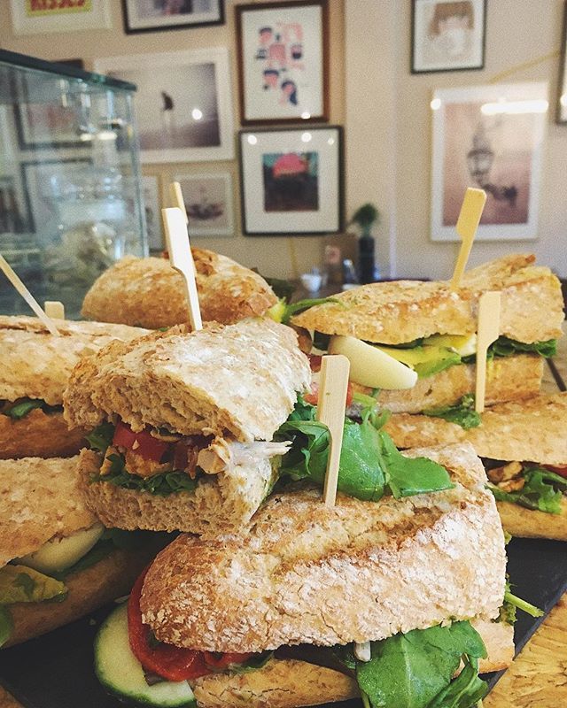 TheCoffeeVirus's tweet image. Because it’s not all about coffee, good places should have delicious food too 😉😋 Time to enjoy the weekend 🙃and don’t forget to spread some positive vibes around you 🌬💛 #thecoffeevirus #amsterdam #inalab #startupvillage #newiscoming #coffee #coffeegram #welovecoffee #cof…