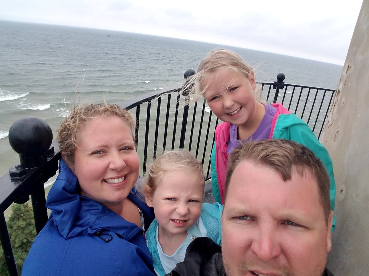 k26_sam's tweet photo. #Parksidepicturechallenge #family #windblown https://t.co/Y1OFhtX5RK