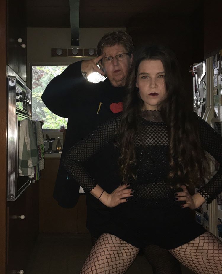 plaid_shirtdays's tweet image. I don&apos;t trust nobody and nobody trusts me #LWYMMD1Year