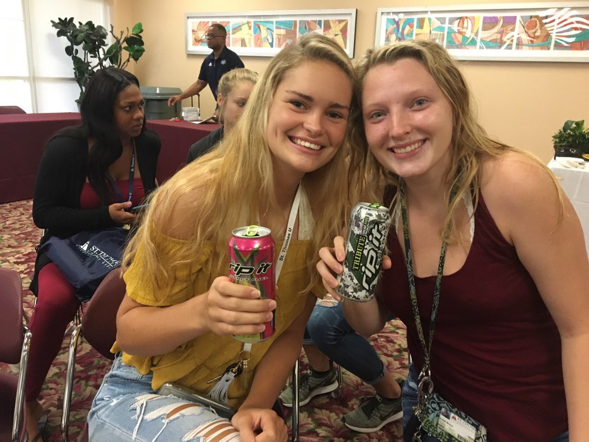 STU_Athletics's tweet photo. Bobcat Basketball, Soccer & Volleyball representing at the @StThomasUniv Week of Welcome STU Experience event. #STUMiami #GoBobcats @RipItEnergyFuel @STUVolleyball @SoccerBobcat @stu_wbb1 https://t.co/vLew6KedRu
